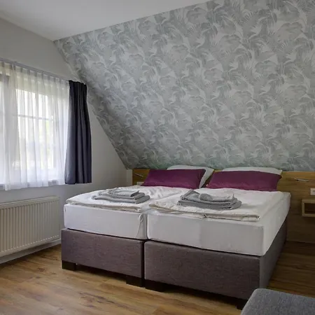 게스트하우스 Landhaus Schwerin 3*