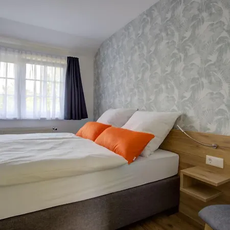 Landhaus Schwerin Πανσιόν 3*